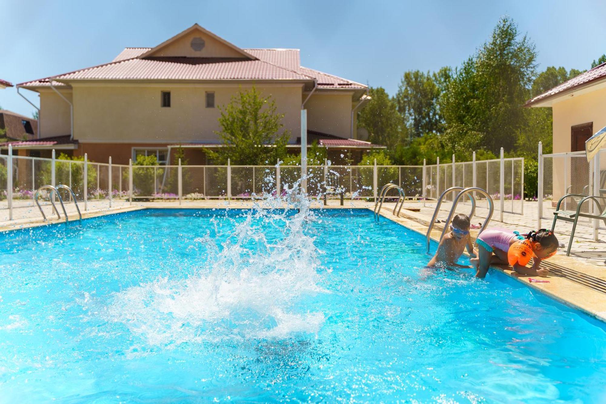 Talisman Village Hotel Bosteri Luaran gambar