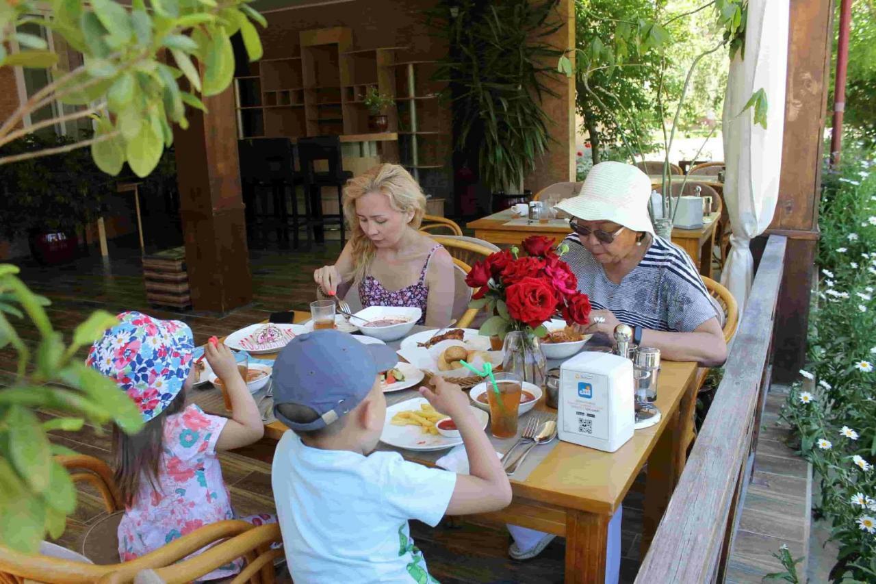 Talisman Village Hotel Bosteri Luaran gambar